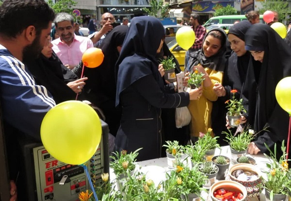 جشن باشکوه میلاد حضرت معصومه(س) و روز دختر در بوستان شهید چمران برگزار گردید