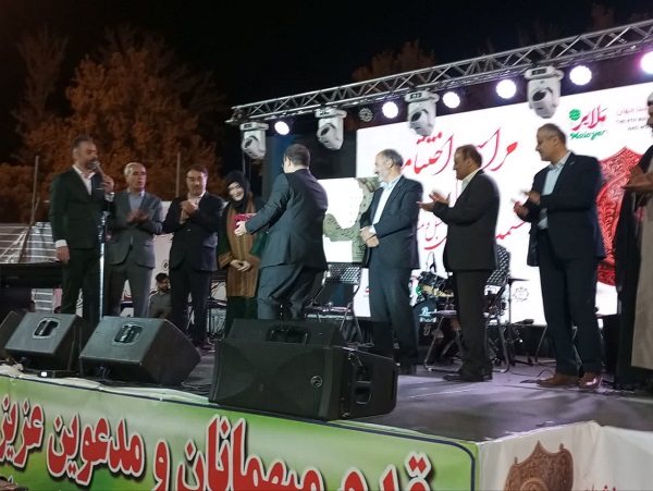  اختتامیه ششمین جشنواره ملی مبل و منبت جهانشهر ملایر با شکوهی کم‌نظیر برگزار شد