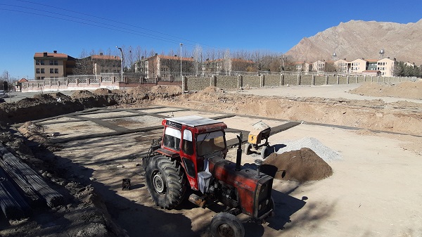 آغاز عملیات ساخت پروژه چند منظوره شهرداری ملایر در میدان بهارستان